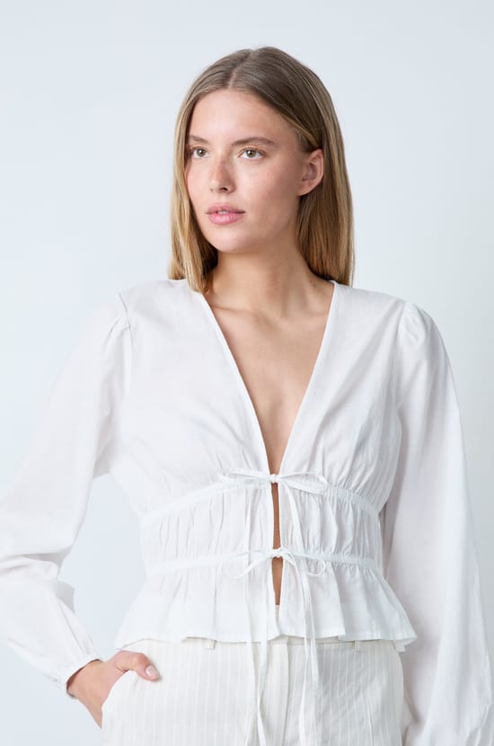 Katoenen top met lange mouwen en strikjes;${refinementColor}