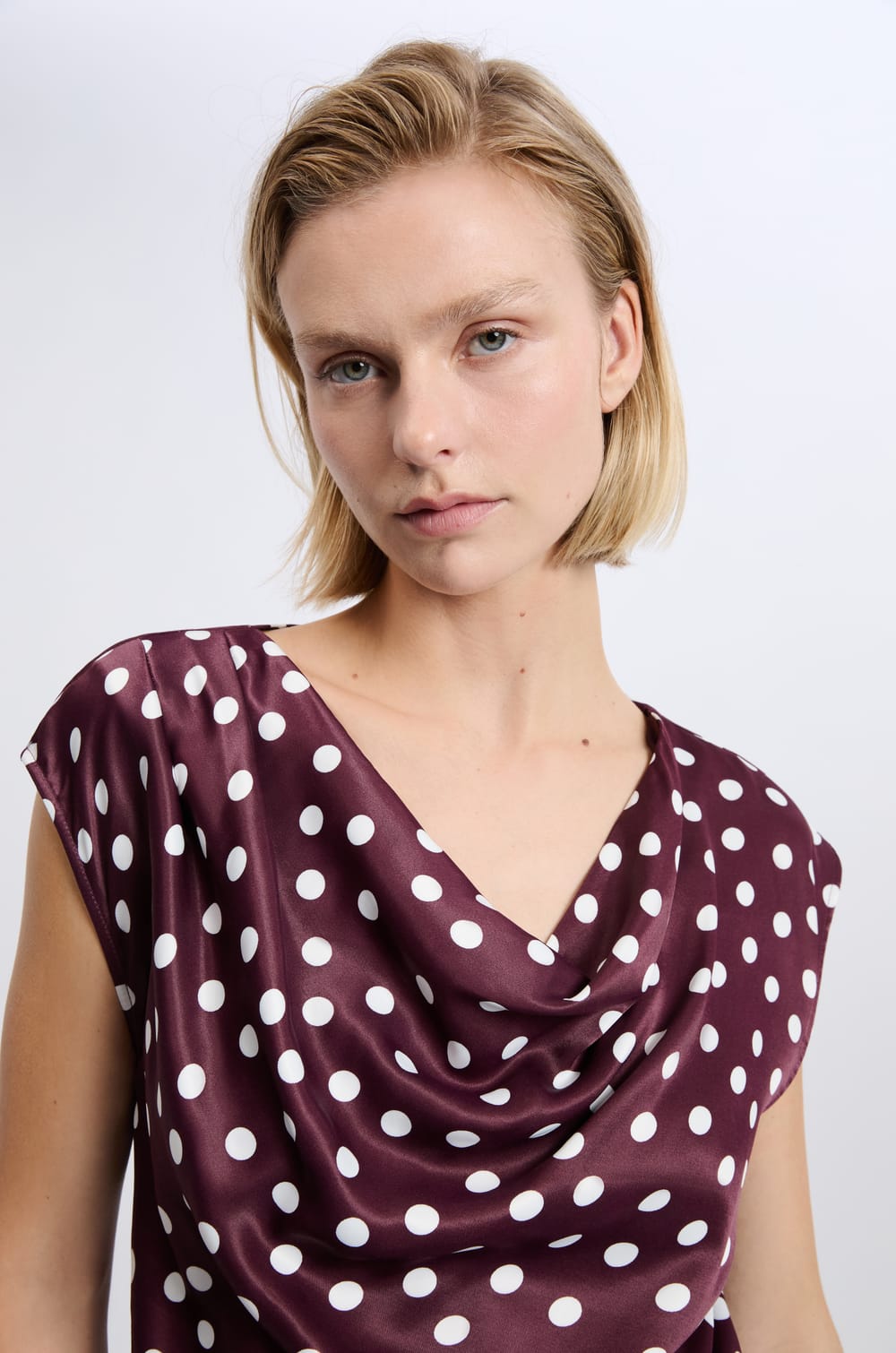 Polka Dot Top;${refinementColor}