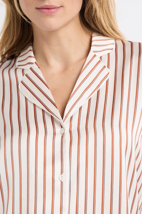 Chemise de pyjama à rayures en satin;${refinementColor}