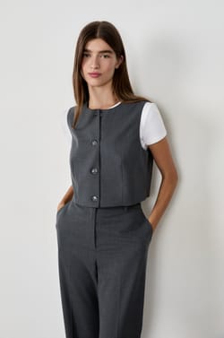 Short sleeveless cardigan;${refinementColor}