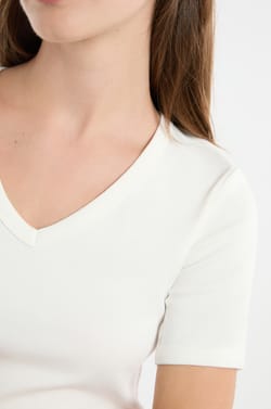 T-shirt &agrave; col V avec coton;${refinementColor}