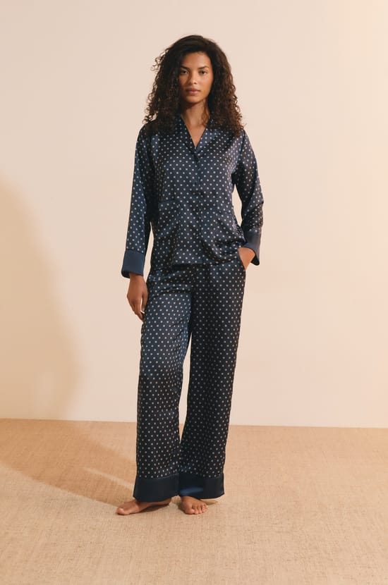 Pantalon de pyjama &agrave; pois satin&eacute;;${refinementColor}