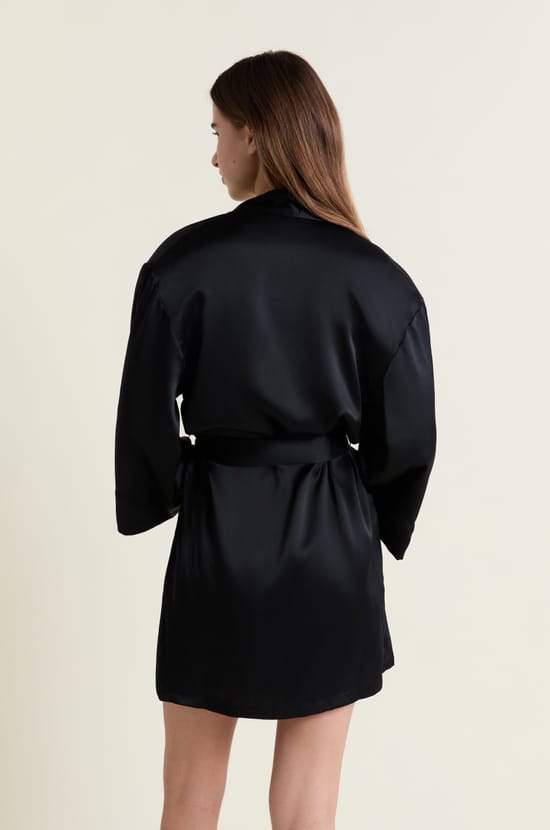 Silk Robe;${refinementColor}