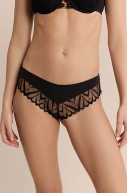 Embroidered Hipster;${refinementColor}