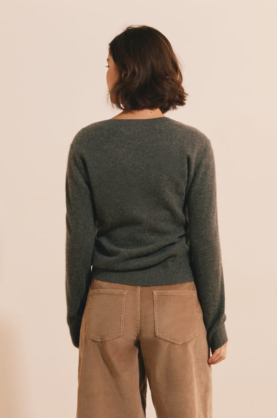 Pull manches longues col V en cachemire;${refinementColor}
