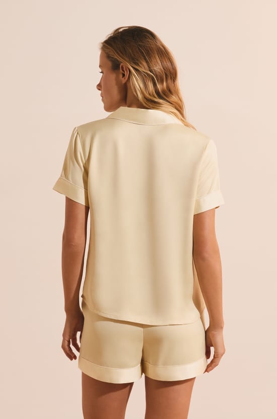 Chemise de nuit manches courtes satin&eacute;e;${refinementColor}