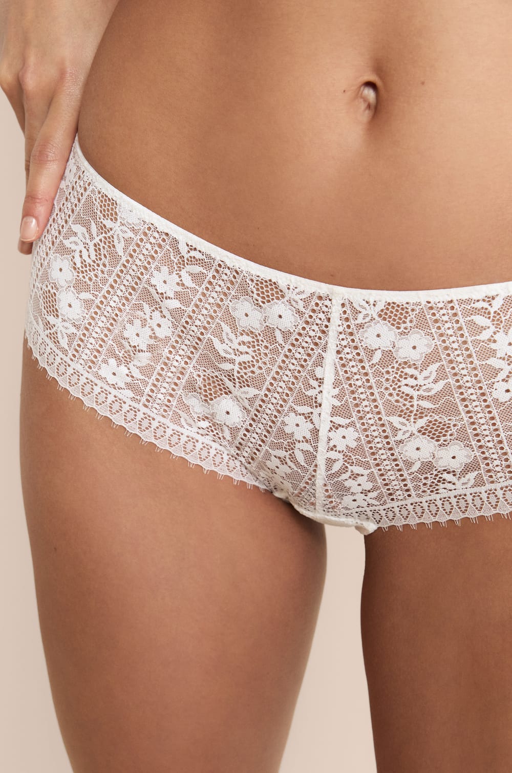 Lace Boyshort;${refinementColor}