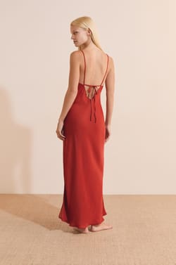 Nuisette longue avec dos nu;${refinementColor}