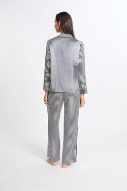 Pijama de dos piezas a rayas;${refinementColor}