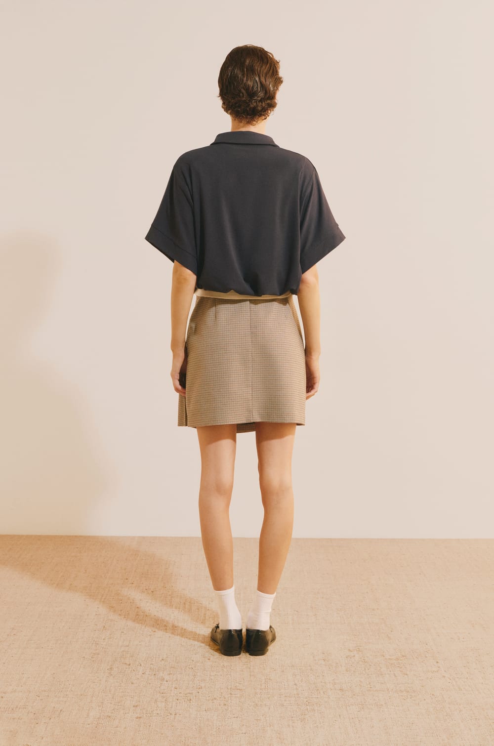 Jupe courte &agrave; boucle dor&eacute;e;${refinementColor}