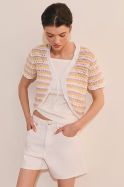 Cardigan manches courtes ouvert sur le devant;${refinementColor}