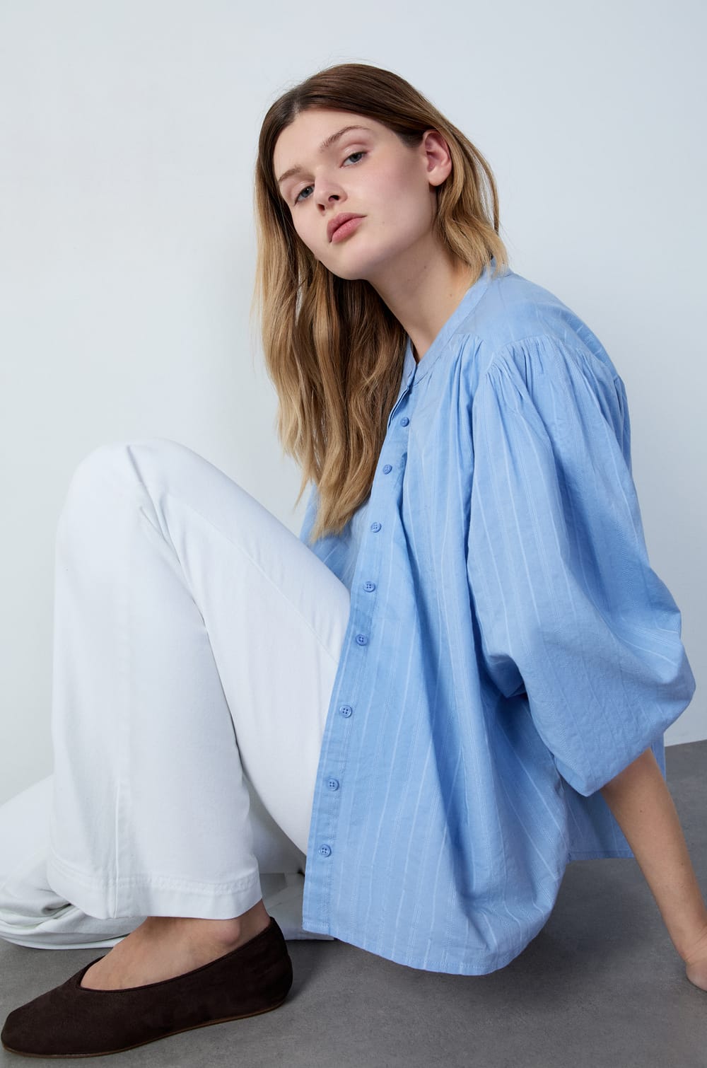 Cotton shirt with puff sleeves;${refinementColor}