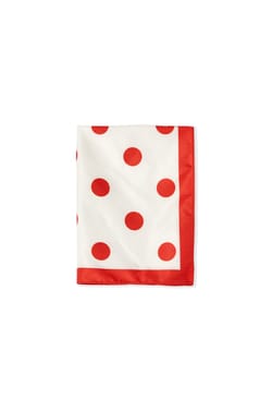 Foulard de seda estampado con estampado de corazones;${refinementColor}