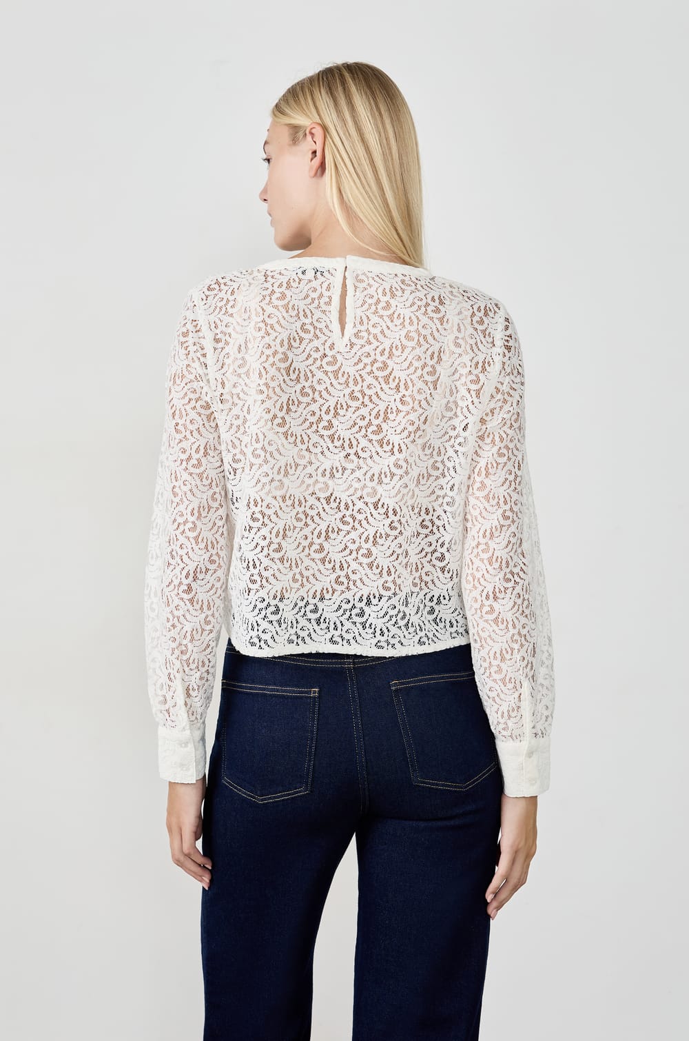 Top en dentelle;${refinementColor}