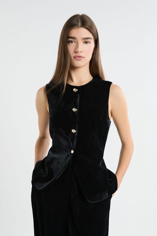 Top sans manches en velours &agrave; boutons dor&eacute;s;${refinementColor}