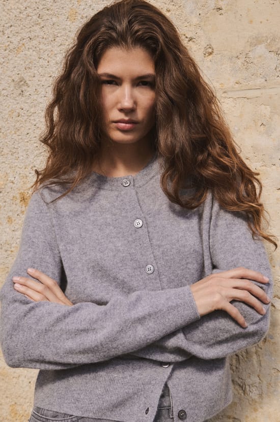 Cardigan &agrave; manches longues 100% cachemire;${refinementColor}