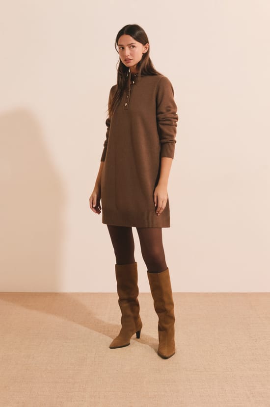 Robe courte en maille;${refinementColor}