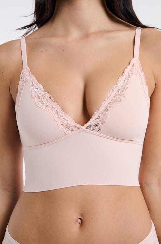 Bra tipo triangular de microfibra y detalles de encaje;${refinementColor}