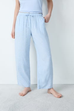 Spodnie od piżamy w kwiatowy wzór;${refinementColor}