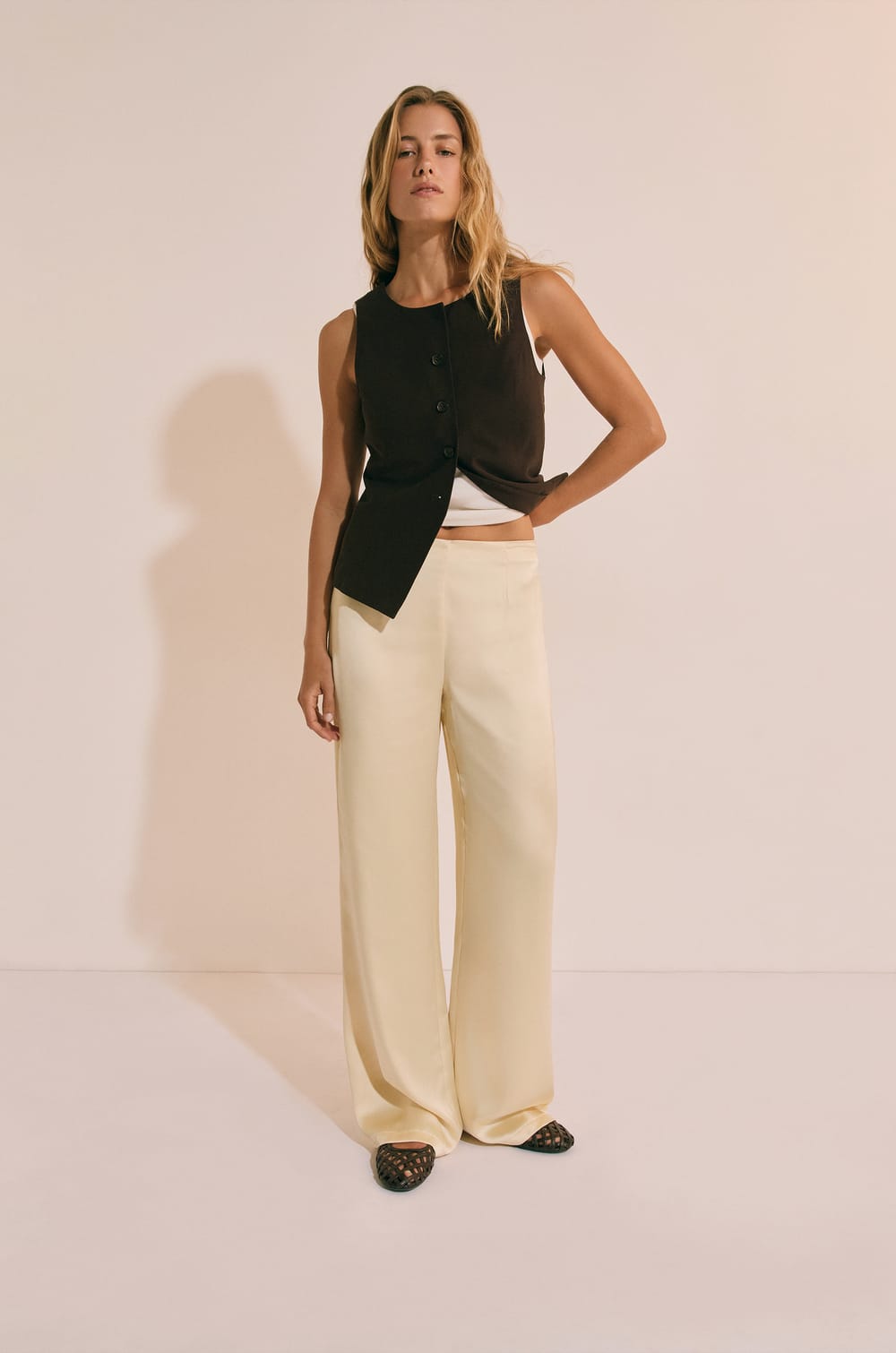 Pantalon droit satin&eacute;;${refinementColor}