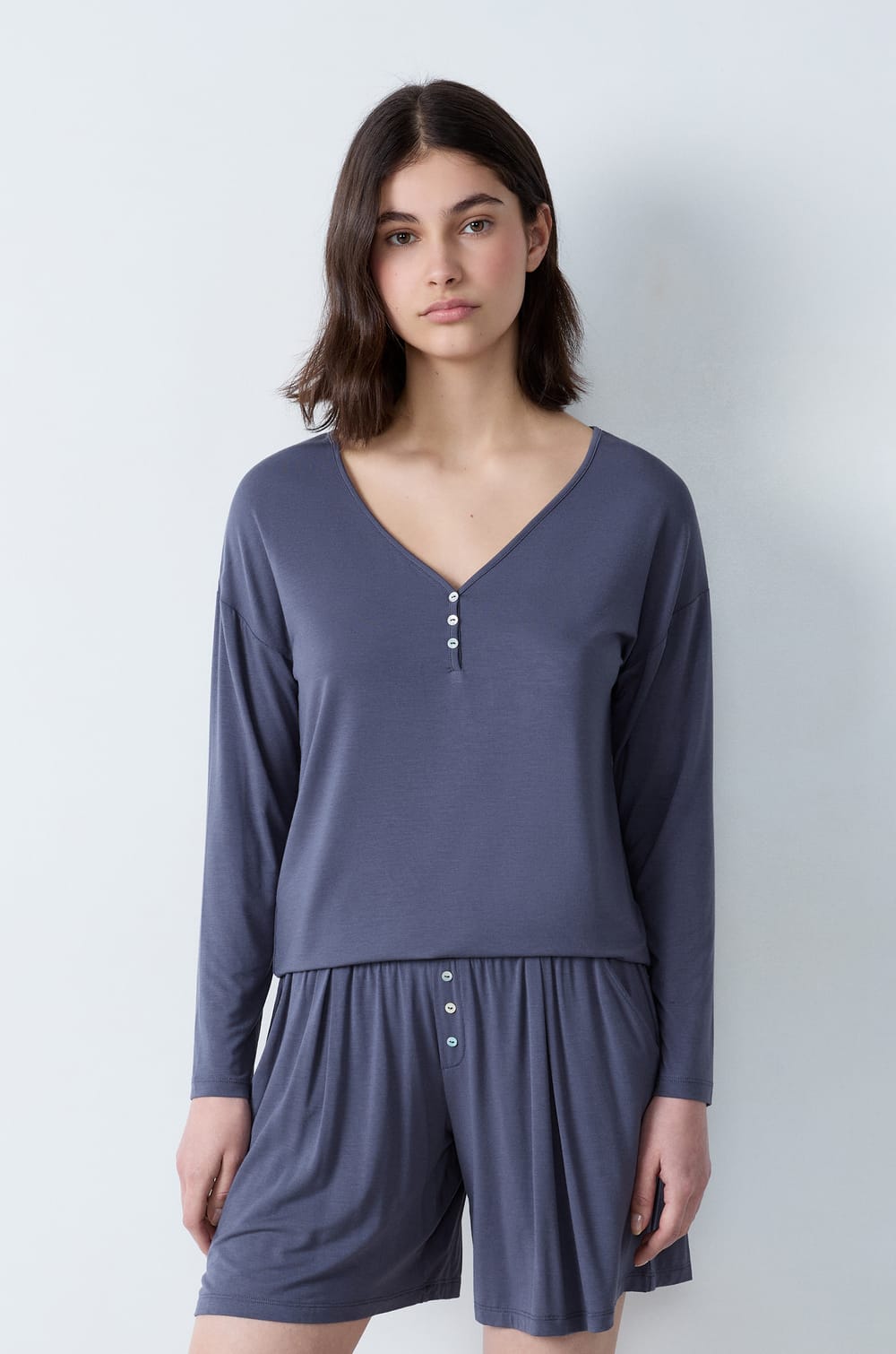  Top liso de manga larga;${refinementColor}