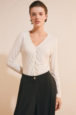 T-shirt manches longues drap&eacute; col V;${refinementColor}