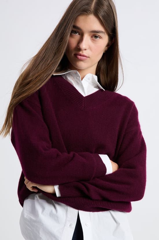 Pull col V en cachemire;${refinementColor}