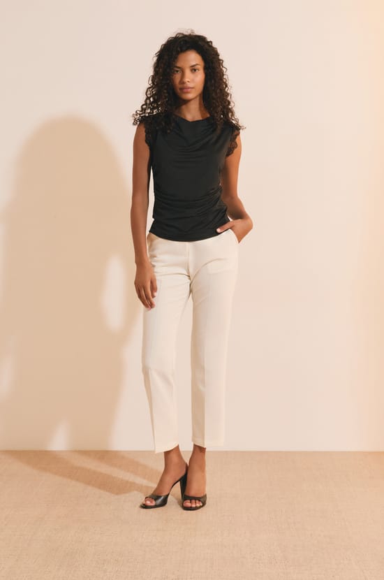 T-shirt sans manches pliss&eacute; avec d&eacute;tails dentelle;${refinementColor}