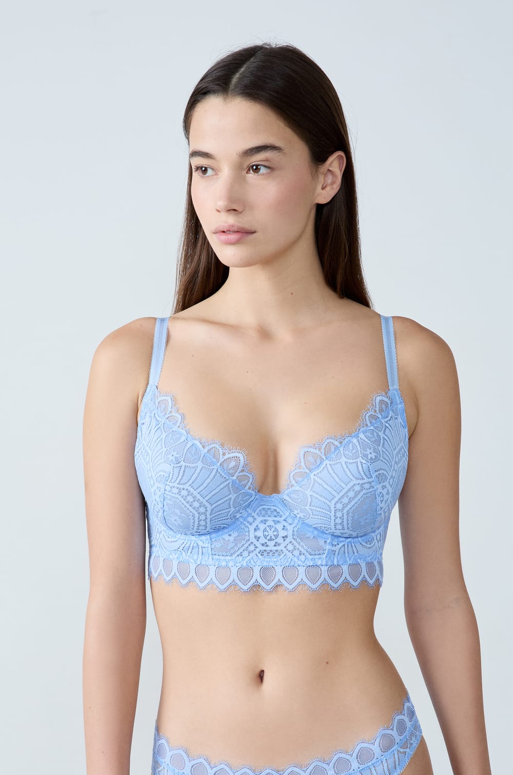 Bra clásico de encaje;${refinementColor}
