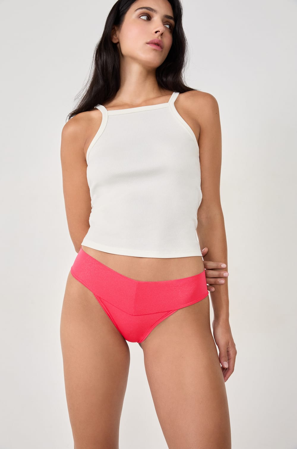 Tanga en microfibre;${refinementColor}