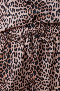 Leopard print pyjama shorts;${refinementColor}