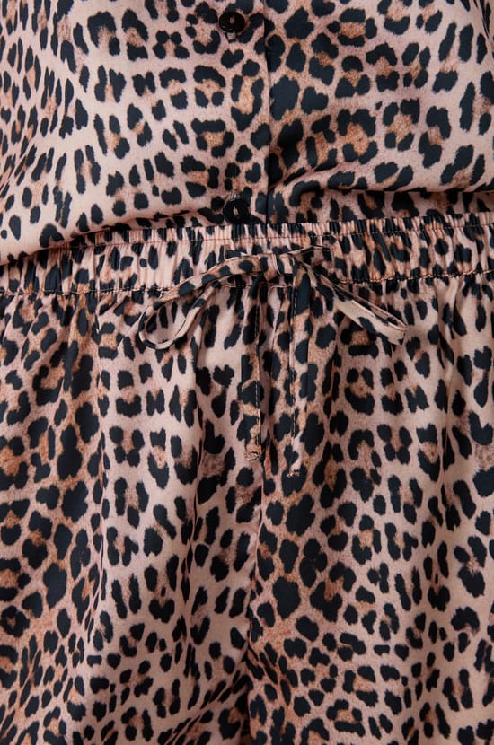 Short de pyjama motif léopard;${refinementColor}