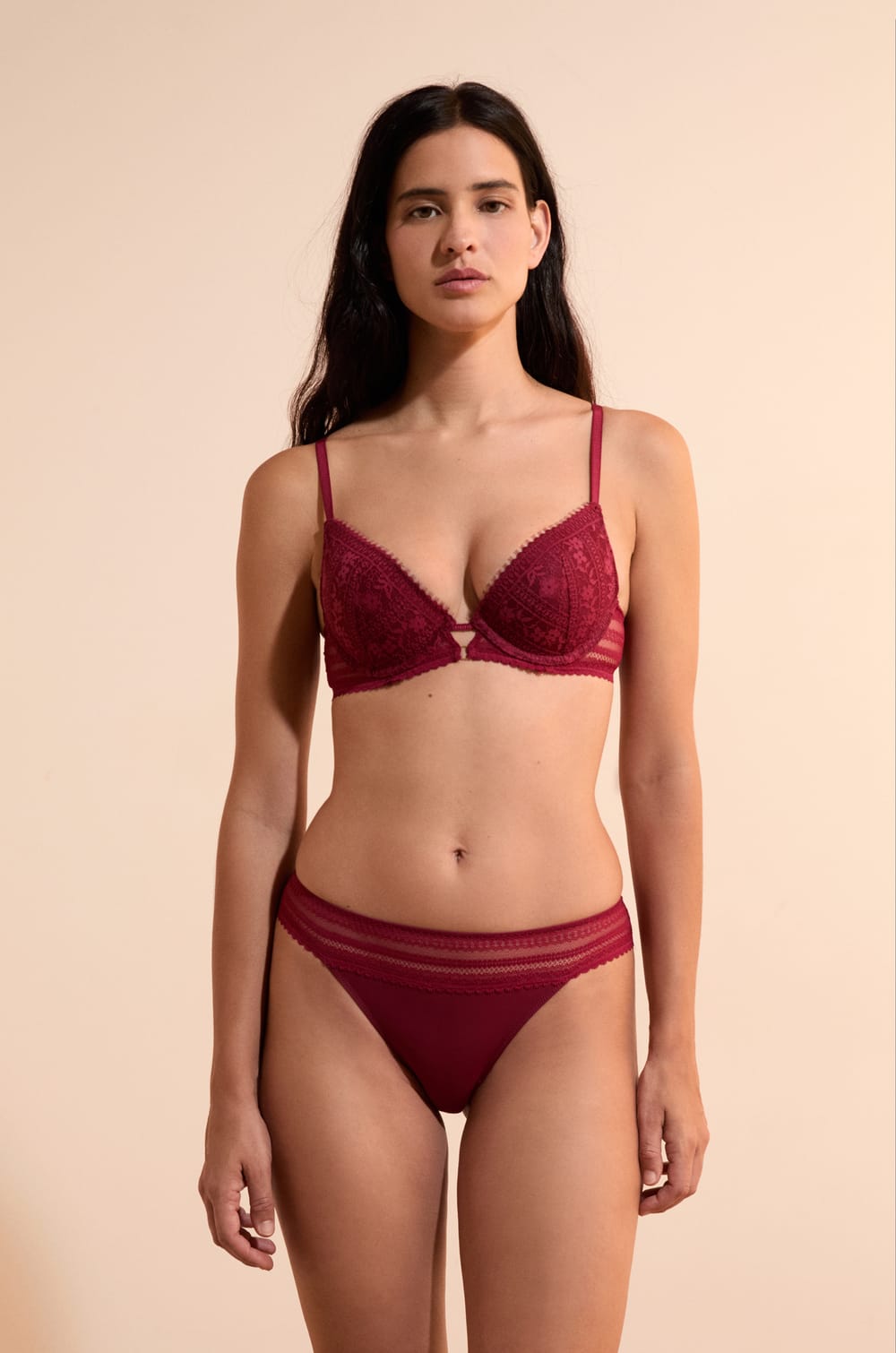 Culotte en dentelle et microfibre;${refinementColor}