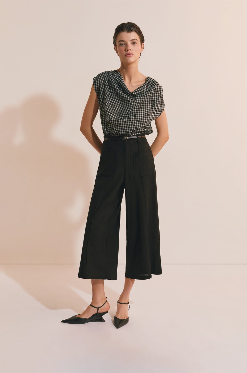 Caprihose mit Leinen;${refinementColor}