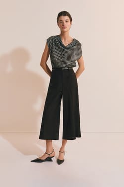 Caprihose mit Leinen;${refinementColor}