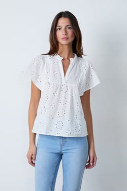 Short-sleeved top with broderie anglaise;${refinementColor}