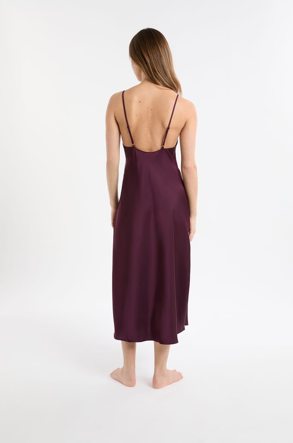 Nuisette longue satinée;${refinementColor}