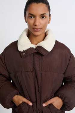 Doudoune courte matelass&eacute;e;${refinementColor}