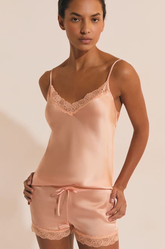 Caraco en soie d&eacute;tails dentelle;${refinementColor}