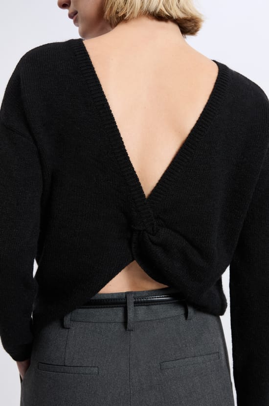 Pull torsadé dos nu;${refinementColor}