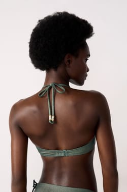 Top bikini triangular detalles perlas ;${refinementColor}