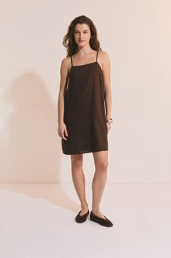 Robe courte avec lin;${refinementColor}