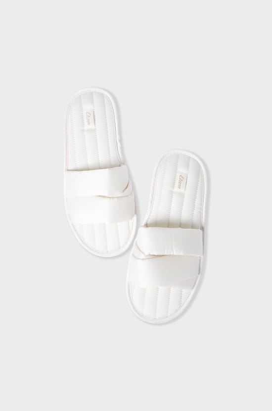 Satin flip-flop slippers;${refinementColor}
