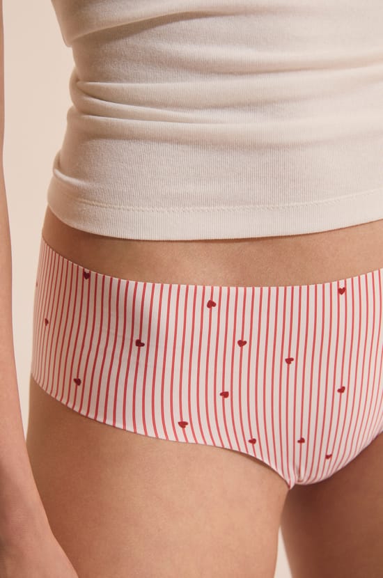 Hipster en microfibre &agrave; motif coeurs;${refinementColor}