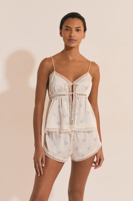 Top de pyjama satin&eacute; &agrave; n&oelig;uds;${refinementColor}