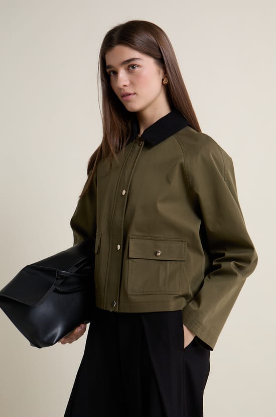 Veste courte &agrave; col velours;${refinementColor}