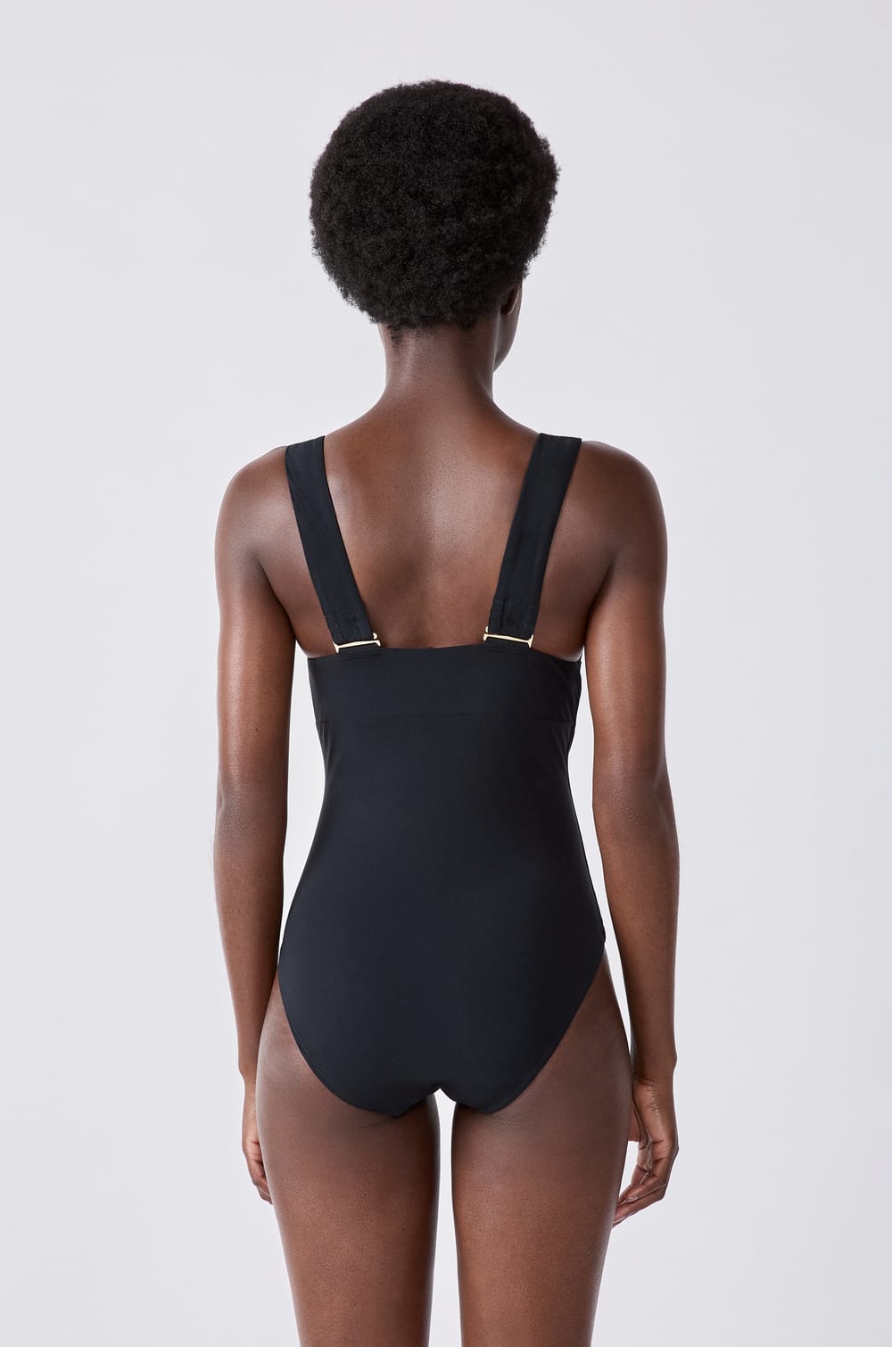 Traje de baño escote triángulo;${refinementColor}