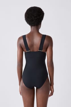 Traje de baño escote triángulo;${refinementColor}
