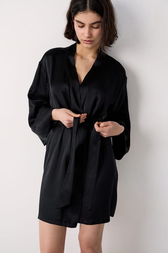 Silk Robe;${refinementColor}