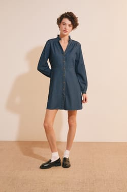 Robe courte &agrave; manches longues en jean;${refinementColor}